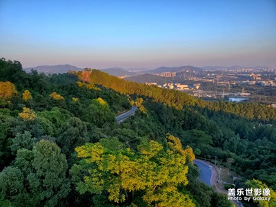 藍(lán)天和太陽(yáng)