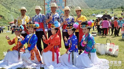 參加摩梭人轉(zhuǎn)山節(jié)  轉(zhuǎn)山轉(zhuǎn)水轉(zhuǎn)愛情