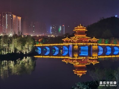 晚上帶上s20u去散步……