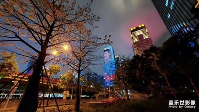 為抗疫英雄點(diǎn)亮深圳