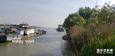 長(zhǎng)江兩岸