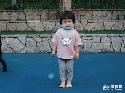 大手小手抓春尾巴