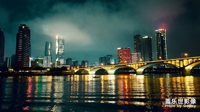 暴雨后的湘江