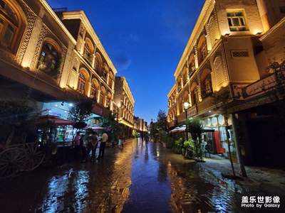 In Kashgar Ancient Street