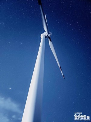 Note20Ultra記錄夜空下的風力發(fā)電機