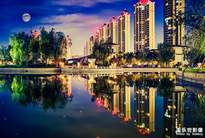 月是故鄉(xiāng)明