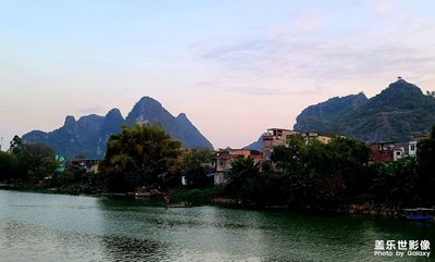 遠(yuǎn)距離拍攝的山