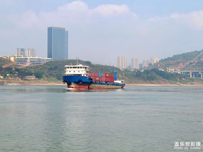 厭倦了城市的喧囂，何不四處走走。