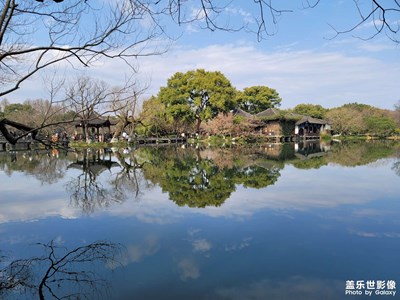 春節(jié)游西湖，遇到彩虹！