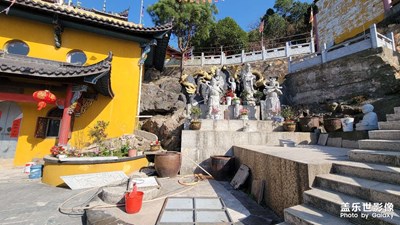 山與寺