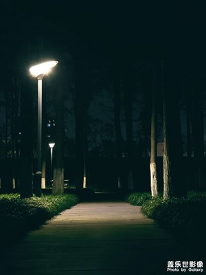 【霸屏朋友圈】深夜忽夢(mèng)少年事