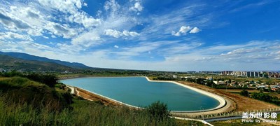 夏末，秋至，泛泛都市，難得片刻寧靜