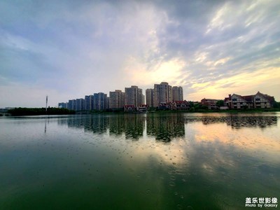 小區(qū)的早晨