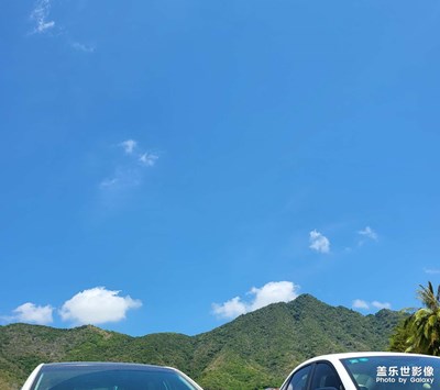 藍(lán)藍(lán)的天白白的云