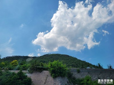 瓦藍藍的天空飛老楞?。?！