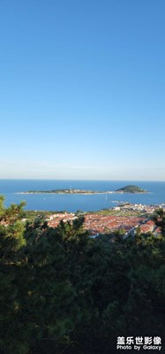 登青島瑯琊山看海天一色。