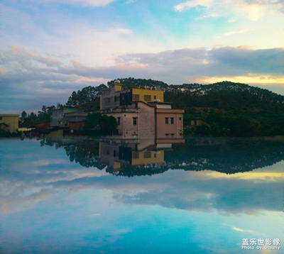 一面鏡子的神奇之旅