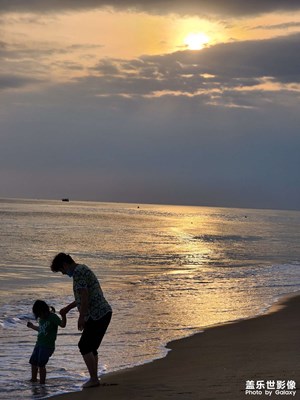 外婆外孫海灘