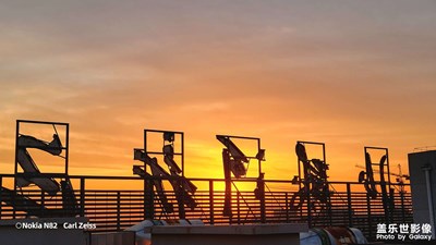 日落下的塔吊（十倍光變）