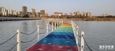 今天相親見(jiàn)面很好，星粉們多多點(diǎn)贊