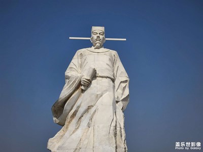 【網(wǎng)紅打卡地】+?東湖