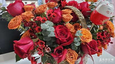 今天辦公室里的擺的花很好看。