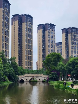 愛(ài)對(duì)了是愛(ài)情，愛(ài)錯(cuò)了是青春。