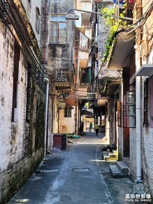 【泛著光的生活】+城中村老巷
