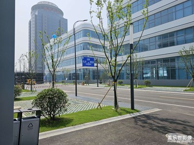 【鏡頭里的夏天】臨港中心隨手拍