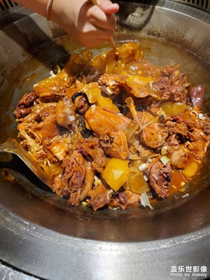 【鏡頭里的夏天】夏天里的鐵鍋燉