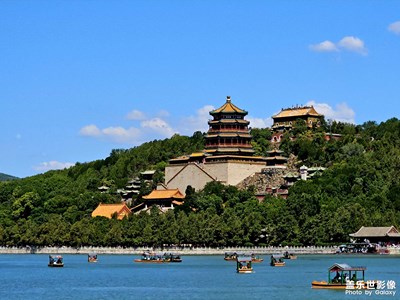 湖光山色遠近皆宜