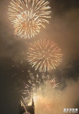 【分享美好】+煙花與火花