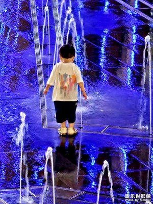 【隨處精彩】踩水的小調(diào)皮