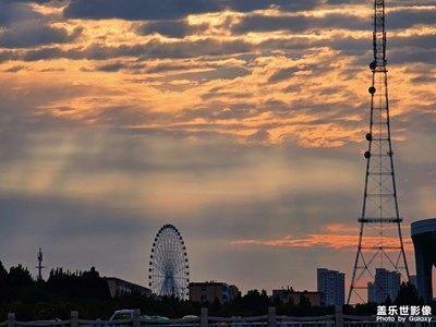 【光影之間】云與光