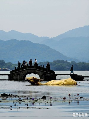 秋天西湖天地
