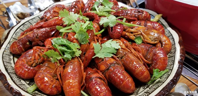 麻小每次吃都會拍一下