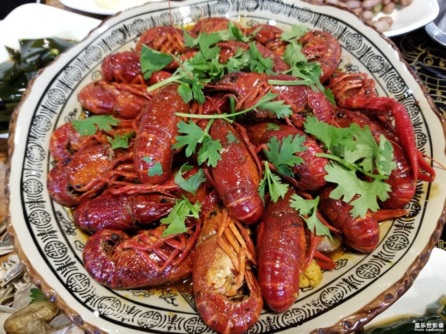 麻小每次吃都會拍一下