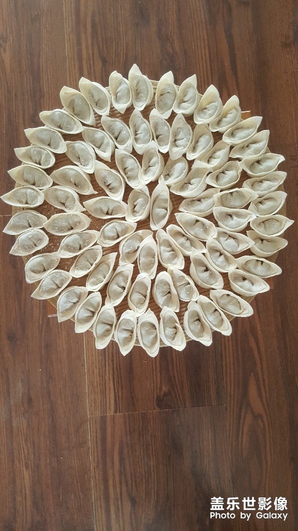 【手機(jī)里的美食】+吃餃子也要擺的漂亮點(diǎn)