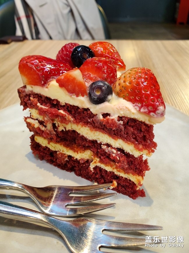 飯后再飽也要來一塊