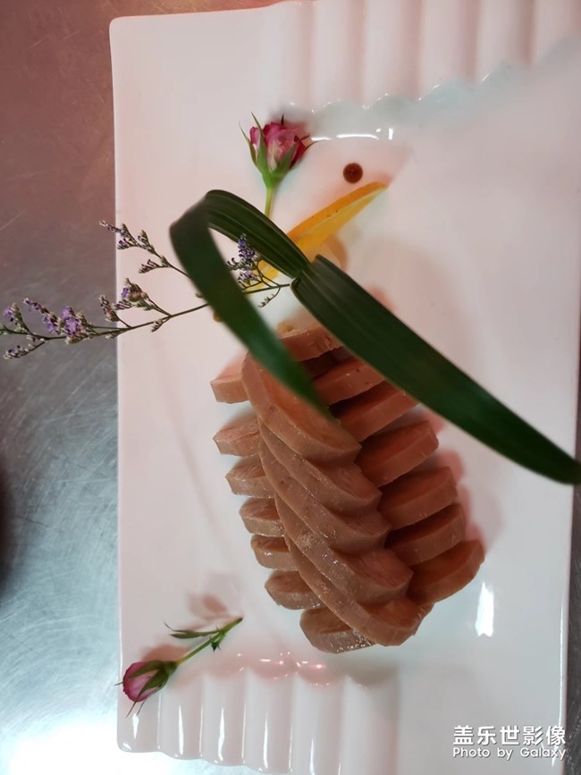 唯愛與美食不可辜負(fù)