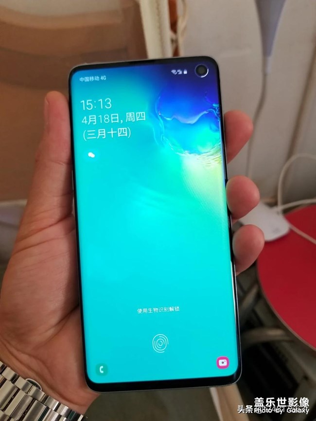 三星s10看視頻真的撮眼睛。