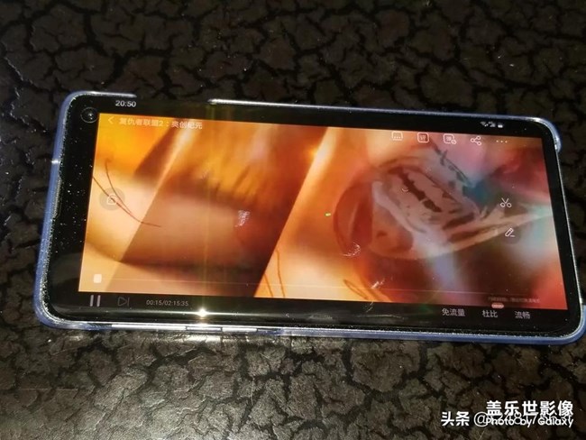三星s10看視頻真的撮眼睛。