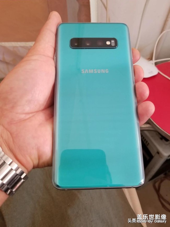 三星s10看視頻真的撮眼睛。