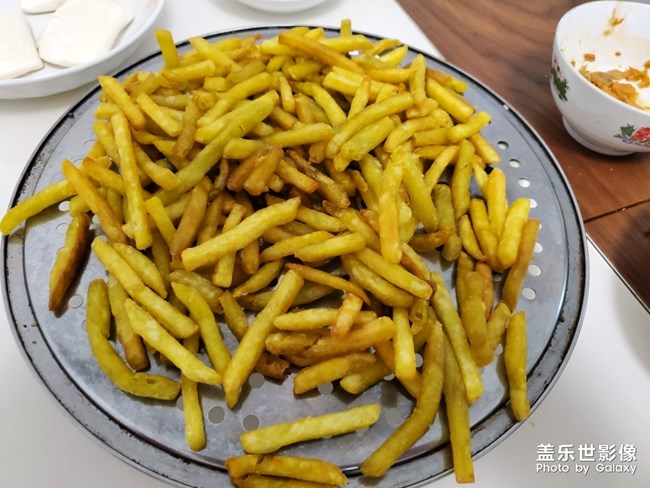 家常美食 炸薯?xiàng)l 紅薯拔絲