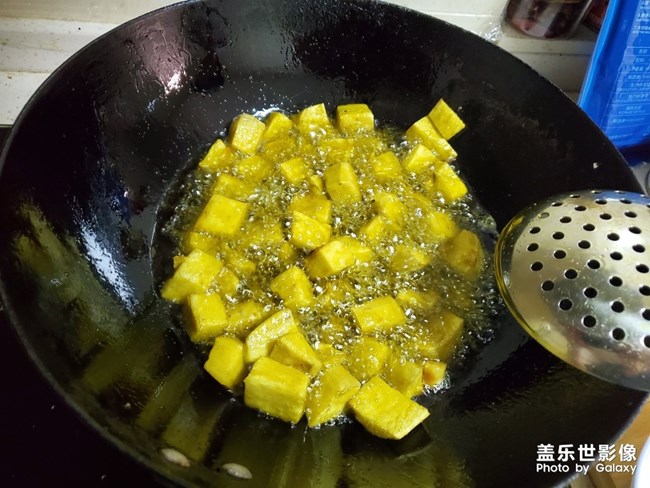 家常美食 炸薯?xiàng)l 紅薯拔絲