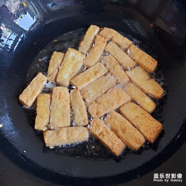 傳統(tǒng)魯菜蔥燒豆腐