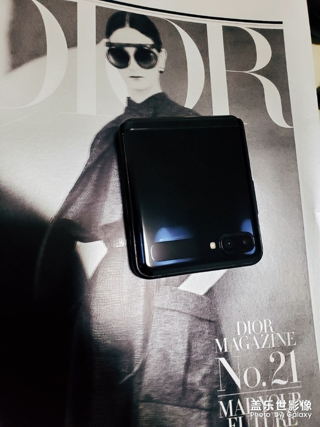 時裝精們的時尚電話!“Anycall?? ”Zflip