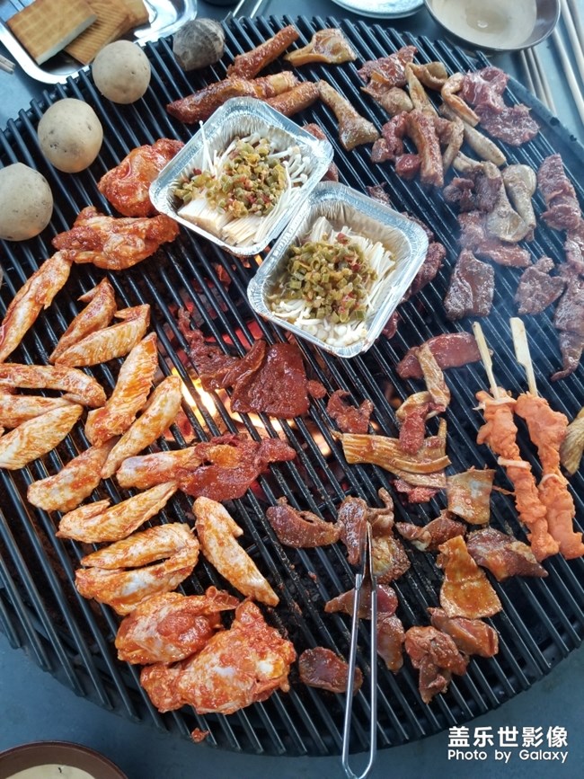 用三星s8拍照，烤肉來了……