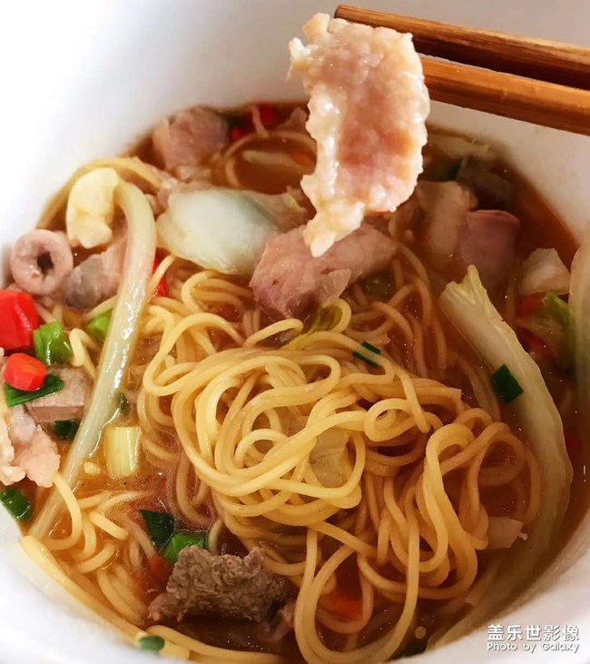 中午吃面，簡(jiǎn)單而美味