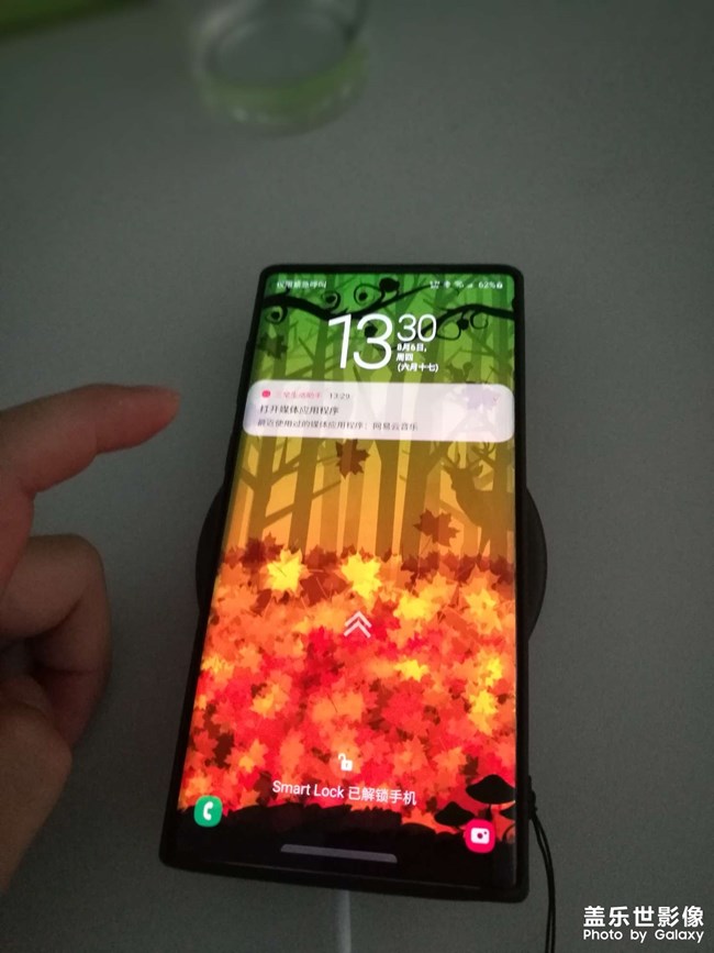 前幾天，趁著降價購入了Buds，湊了個三件套，滿足